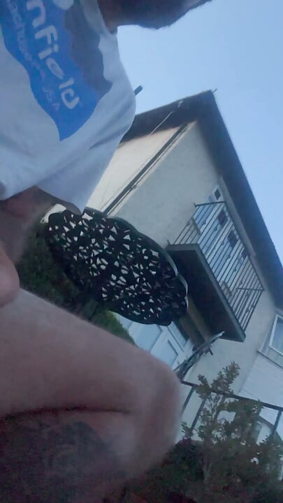 Outside Wank!!!!!!!