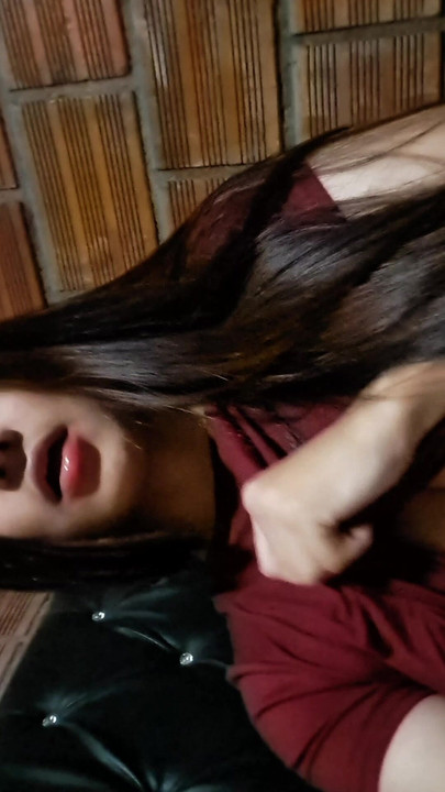 Young girl masturbates with her thongs