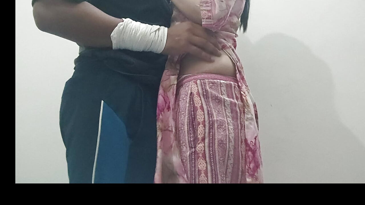 Pdos ki bhabhi ayi akele dever se milne