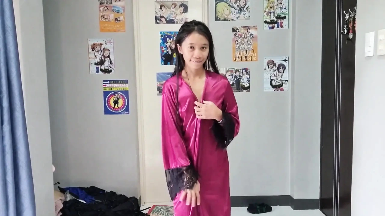 Exxtra Small Petite Asian