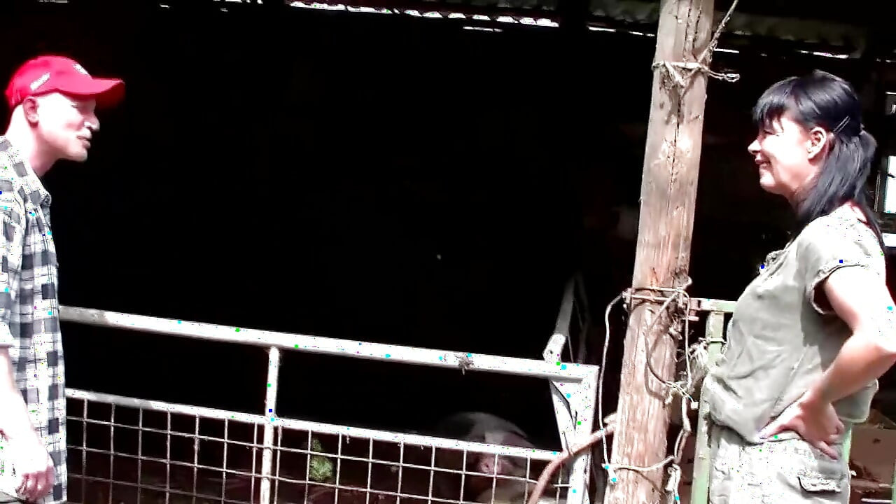 Farmer dolazi u posjetu da se jebe i popuši