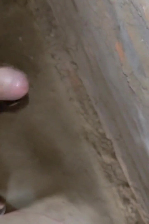 Fast Cumshot in Bedroom