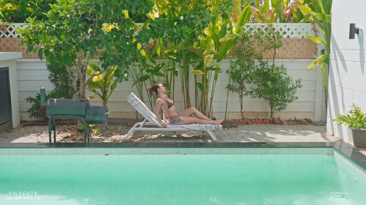 My Horny Stepmom Sunbathed Naked and Showed Me What It Means to Fuck