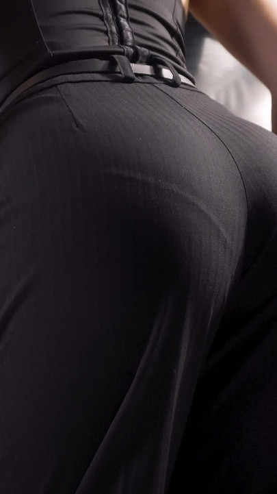 Amateur Secretary In Office Trousers Teases Her Visible Panty Line