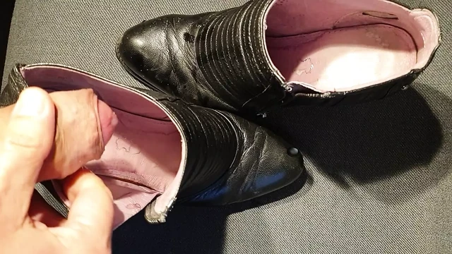 Her Ankle Boots Fucked And Squirted All Over - Part2