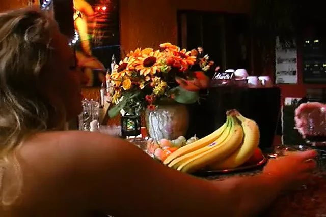 Chubby German chick pleasing her dude's cock at the bar