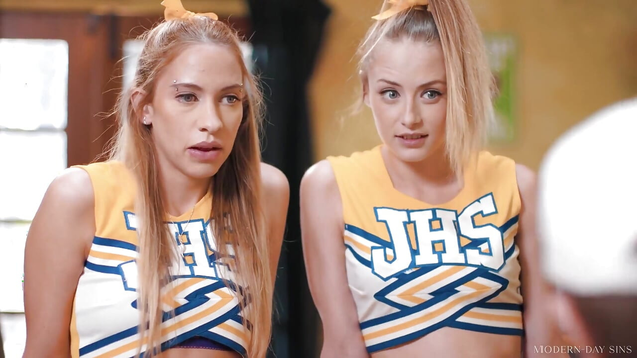 Współczesne grzechy – rozwiązłe cheerleaderki Khloe Kapri i Kyler Quinn przeleciały się przez perwersyjnego trenera uczelni!