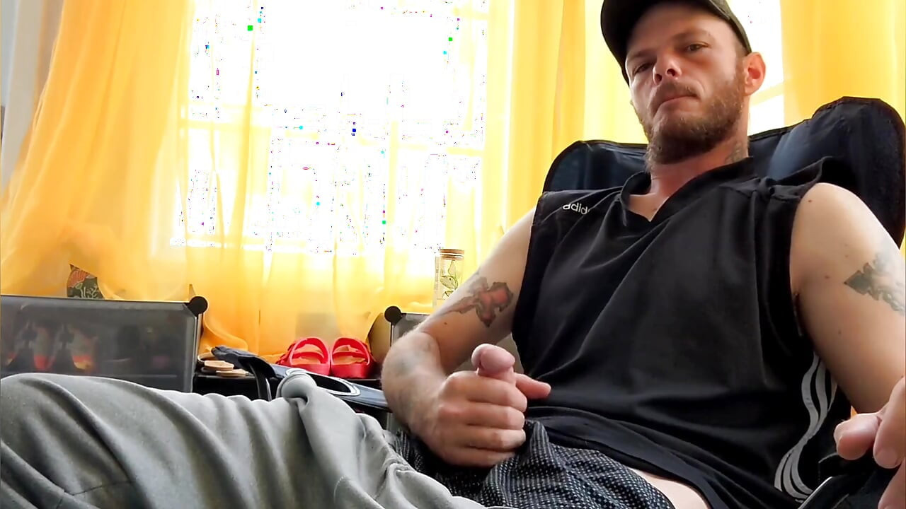 คลิปสั้นสูบบุหรี่และลูบ - สูบบุหรี่ ควยใหญ่และน้ําแตก