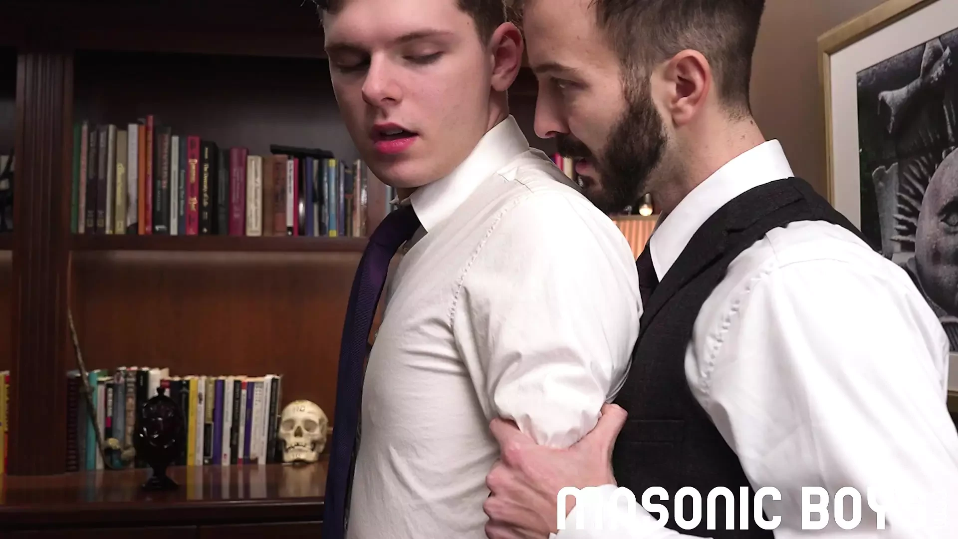 MasonicBoys Blue eyed twink hole καταστράφηκε από τον Tucker Barrett