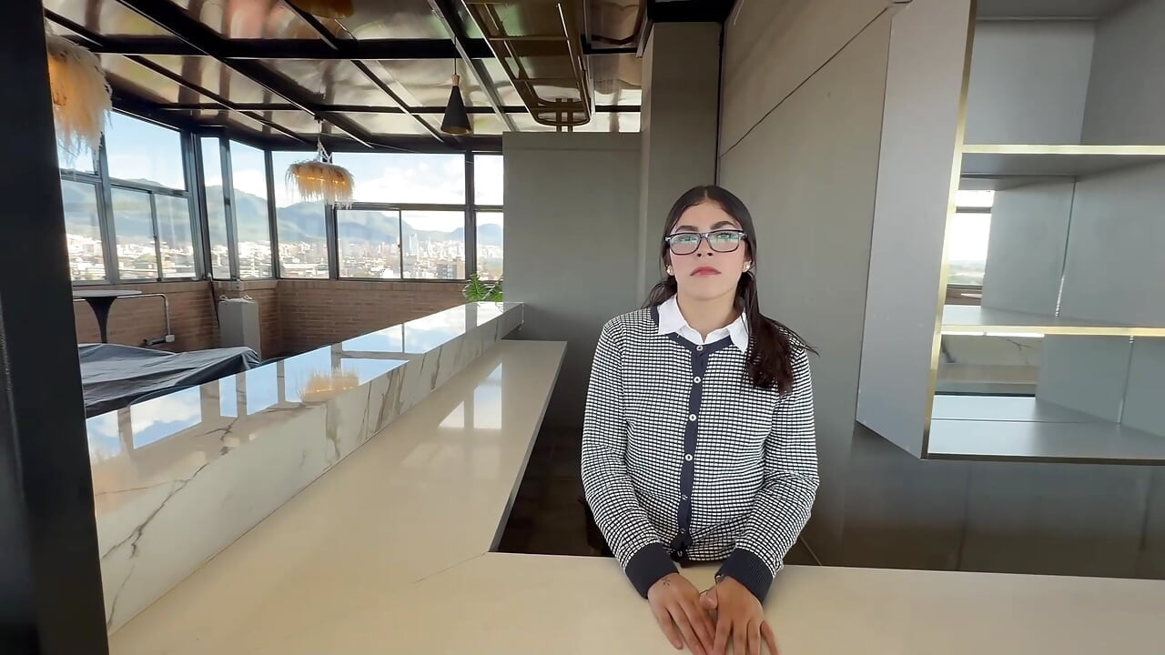 Engineer gets a big fuck from the architect to calm her anger and receive the work