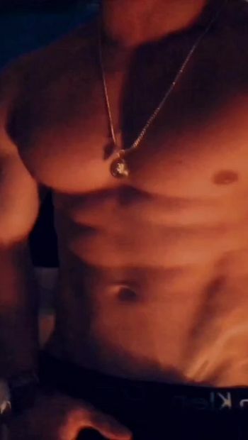 FLEX JACKSON Shows Off Abs And Cock