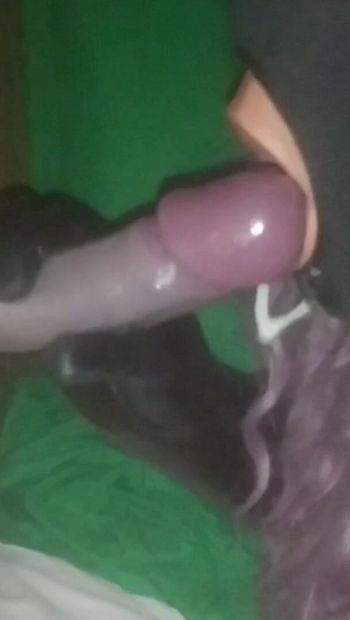 I love to suck cocks, will you let me do it with yours?