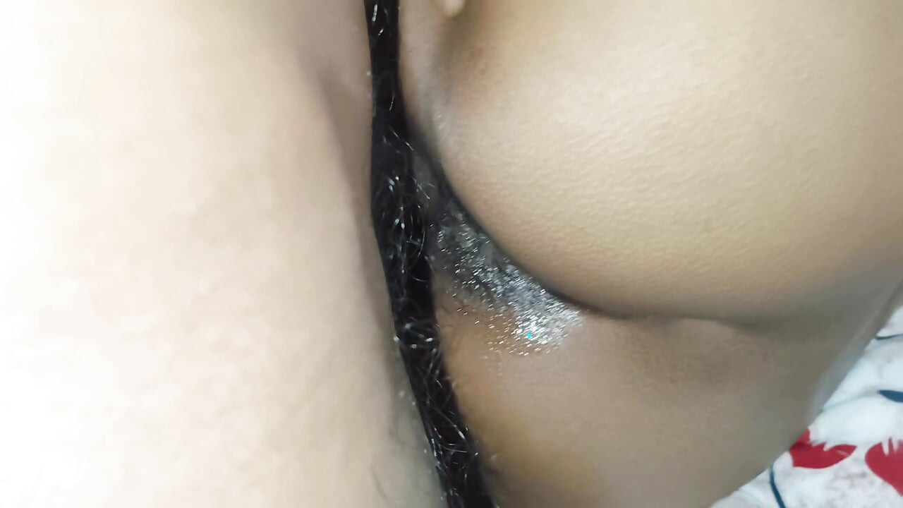 Temporada 144. Bengoli bhabhi fode com namorado e jogando água do pau na boca