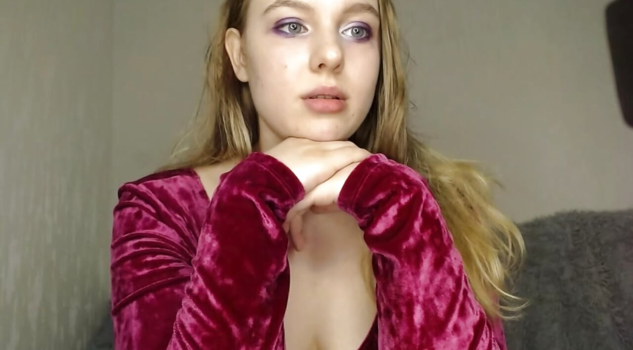 Bbw jucielussie in stockings sexy fingering pussy