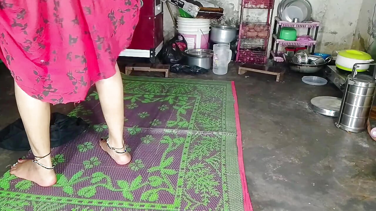 Primera vez follada anal, primera vez follando por el culo al estilo perrito mein hindi audio