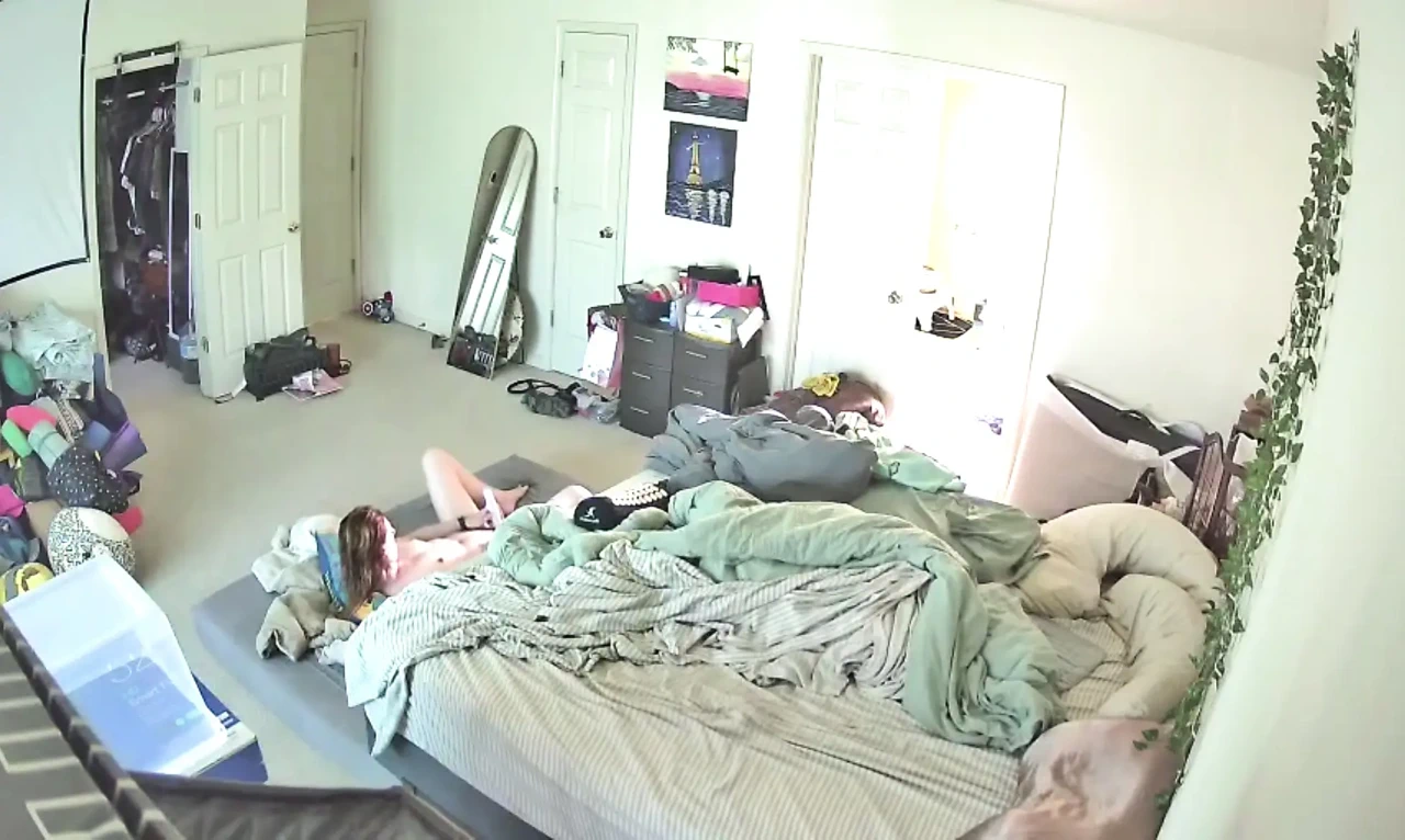 Máy bay bà già nóng bỏng bị bắt gặp phun nước