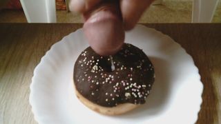 Sperma auf Essen (Donut)
