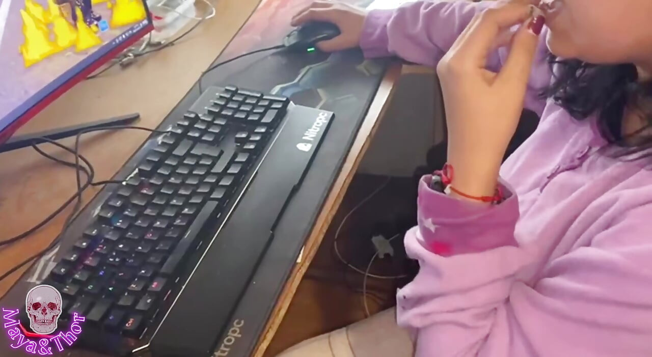 Busty Gamer Girl Sucks It Like a Fucking Playing Fortnite