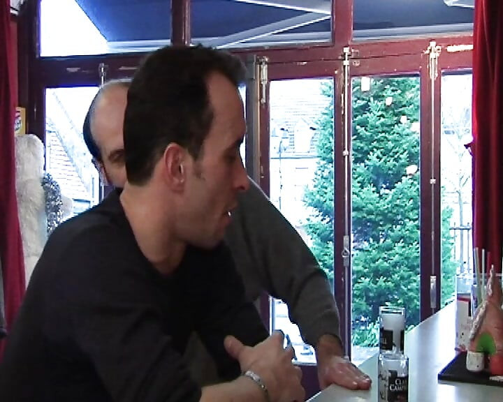 Fransız garson kadın işten sonra sikiliyor