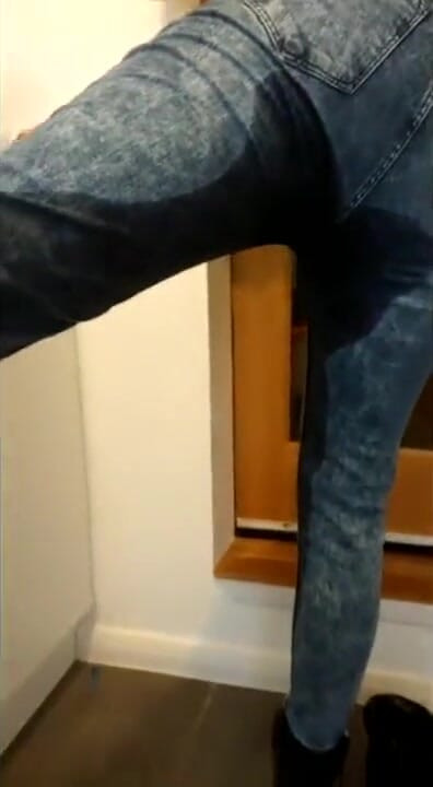 Jeans and pantyhose wetting compilation