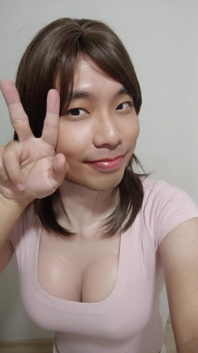 Thai ladyboy show her cute face