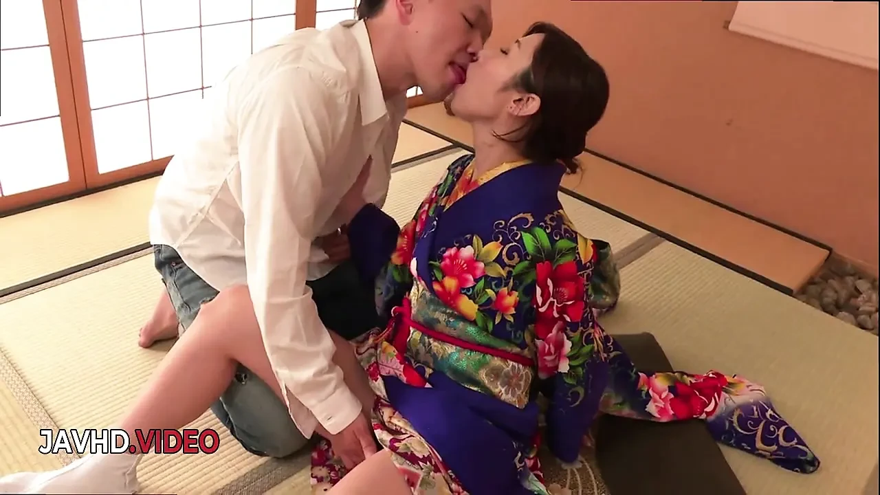Sultry JAV Star in Kimono Gives Passionate Blowjob During Cam Show