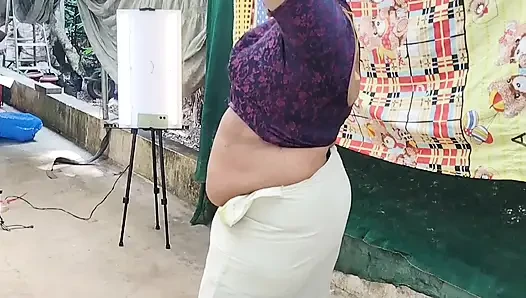 Traditional kerala style dressed Bhabi showing her huge sexy boobs, walking topless