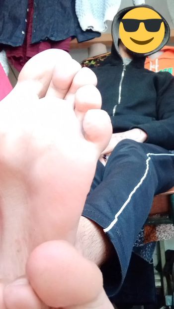 Compilation di suole piedi maschili