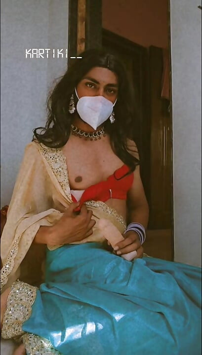 インドの女装者アナルプレイ ビッグディルド