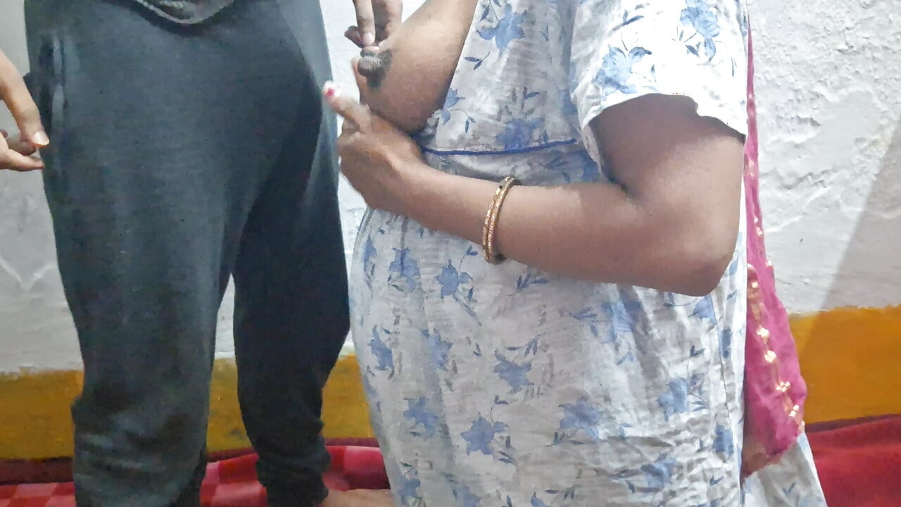 Servitoarea suge pula soțului meu