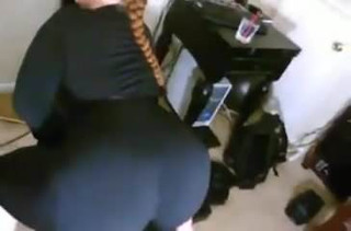 Pawg schudt haar dikke kont deel 2