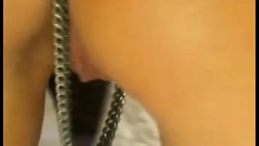 Aksi nakal lesbian jerman yang suka muasin memeknya pakai mainan seks favoritnya