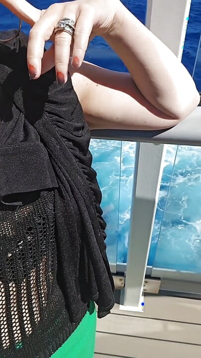 Looking for a stranger on a cruise ship to fuck my ass like a big female dog and give me a facial