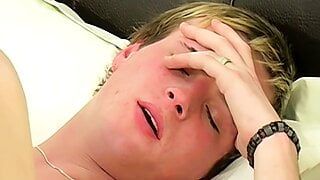 Jovencitos europeos colgados Dean y Will anal después de mamada