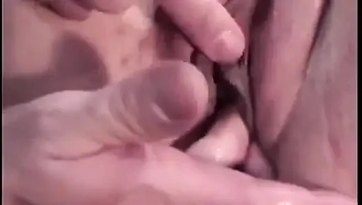 Si rambut merah dewasa montok tahu cara mengisap kontol panjang