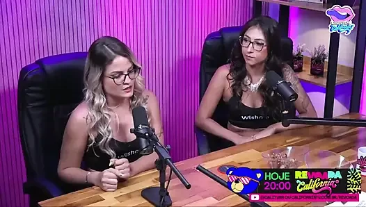 Zwei Hotties in Einer Show Des Dirtytalks - Bruna Carlos Und Luciana Picchi