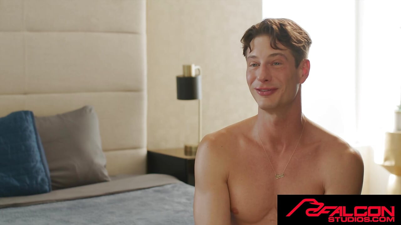 FALCON STUDIOS - Ryan Orion Barebacks Muscle Hunk Reese Rideout