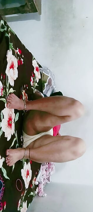 Bhoot Ne Sexy Reshmi Ko Akele Moi Daraya