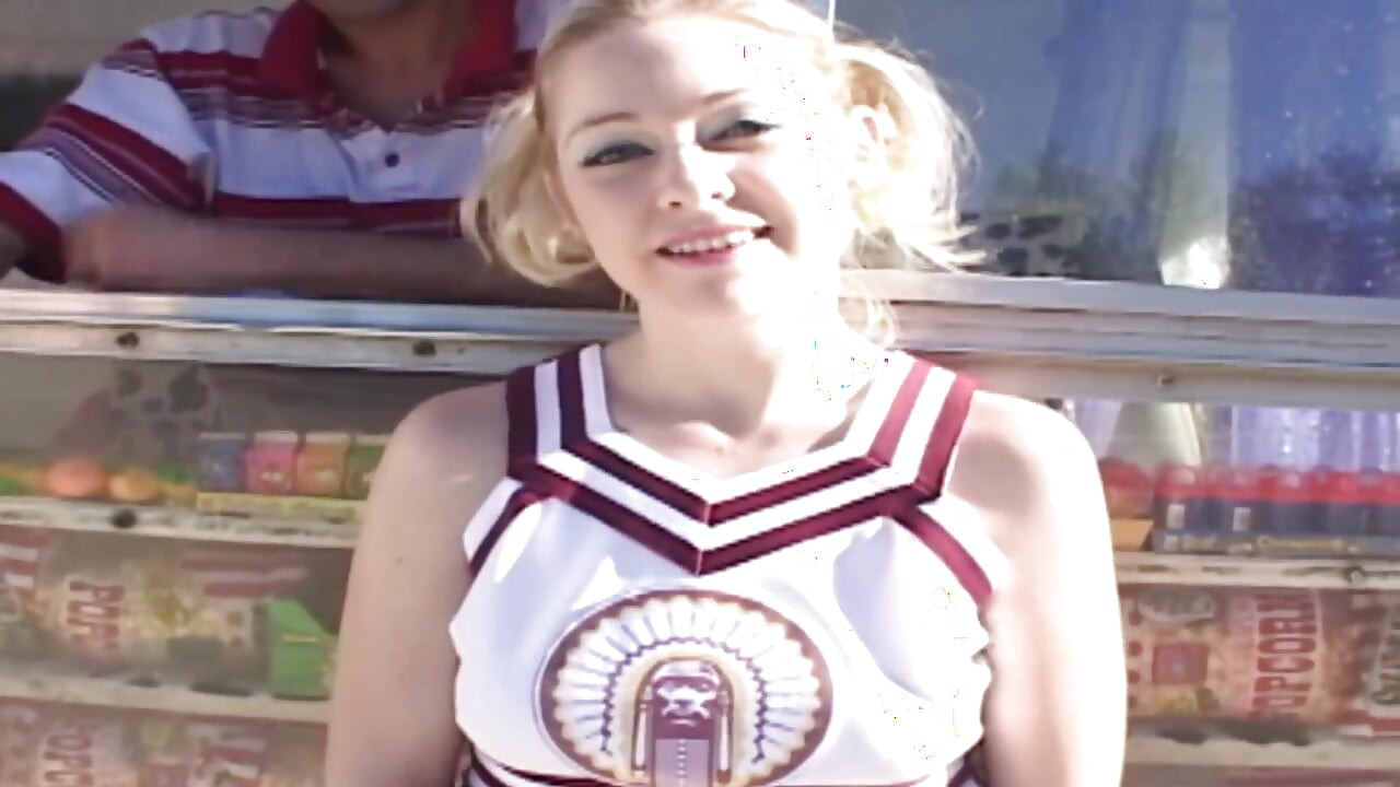 Kinky Babes Scene-2_sexy Big-bootied Teen Enjoys the Ice Cream Man's Cock