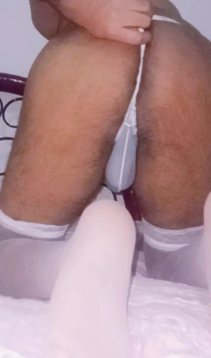 ชุดชั้นในทําให้กูรู้สึกร่านมากขึ้น