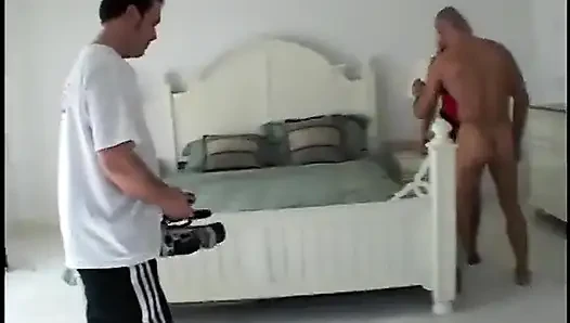 Villada orta yaşlı seksi kadınlar ile bts