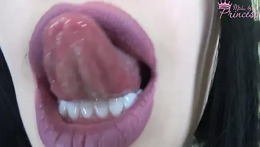 Дрочи на мои фиолетовые губы