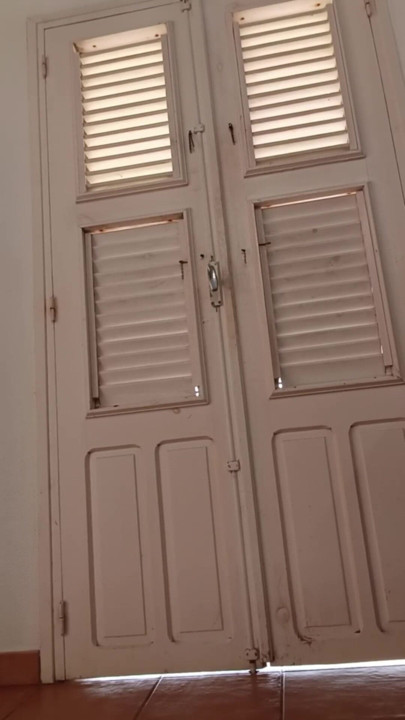 "Hi neighbors!"