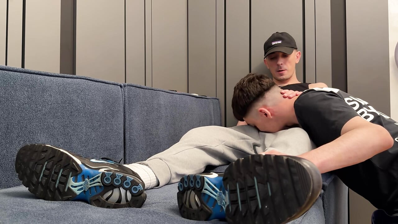 Bottom sniffs sweaty socks and gets a creampie