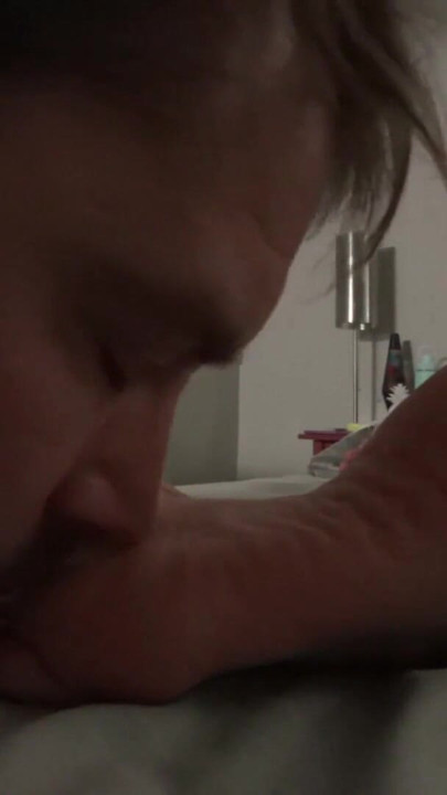 Videoclipuri cu fetiș cu picioare acasă: venerând unele dintre cele mai perfecte, delicioase, tălpi candide Ticklish de pe planetă (soacra mea) | Clip 1