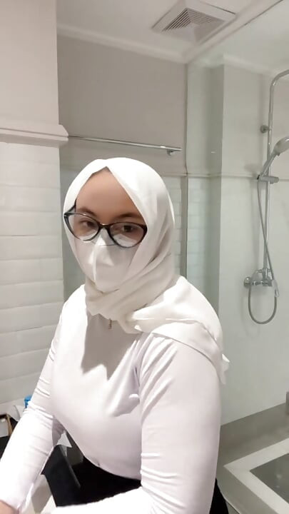Seorang Gadis Yang Menyukai Teman Lelakinya Sebelum Berkahwin