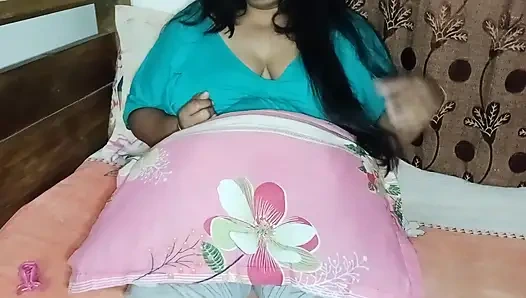Gadis hot india dengan toket besar lagi mesra-mesraan, memek sempit, audio obrolan kotor bangla