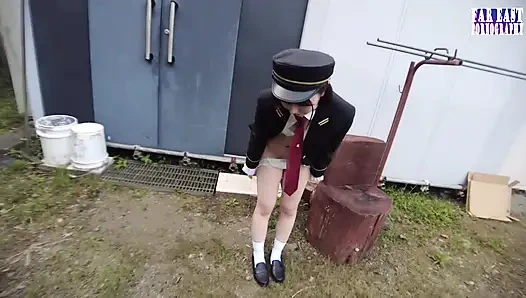 Her sıcak damlanın tadını çıkaran kısa saçlı tatlı kızla trenle azdırma randevusu.2