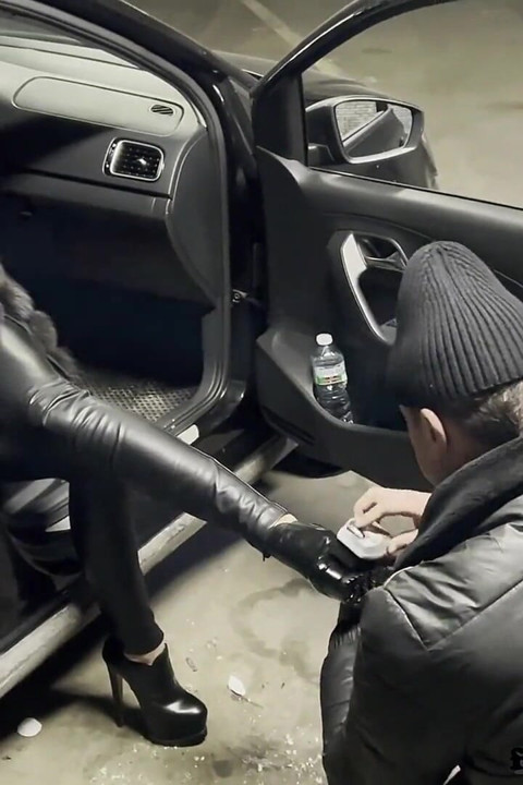 Lola in the Parking