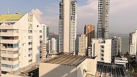 Meine hübsche Frau betrügt mich mit meinem Nachbarn